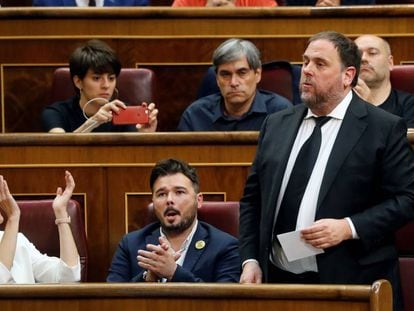 El líder de ERC, Oriol Junqueras, promete su cargo en el Congreso de los Diputados, el pasado 21 de mayo.