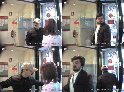 Imágenes de la cámara de seguridad del banco que fue atracado en Cambrils el fin de semana.