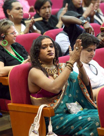 Asistentes al Congreso Mundial de Transexuales, que se inauguró esta mañana en Barcelona.