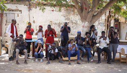 Foto del grupo participante en el taller procedentes de Senegal, Benín, Malí, Costa de Marfil y Congo-Brazaville.