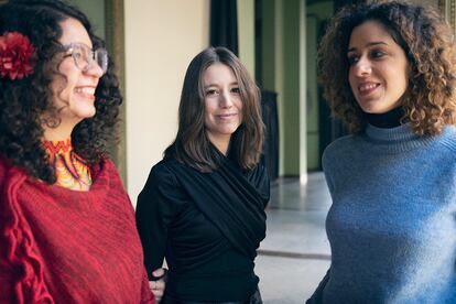 De izquierda a derecha, María Gómez Lara, Ángela Segovia y Berta García Faet.