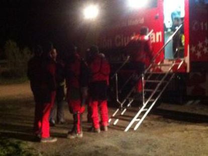 Varios de los bomberos que han participado en la búsqueda.