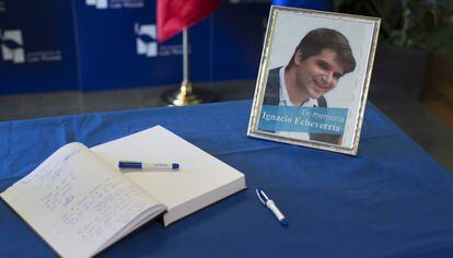 Un libro de condolencias en memoria de Ignacio Echeverría, víctima de los atentados de Londres.