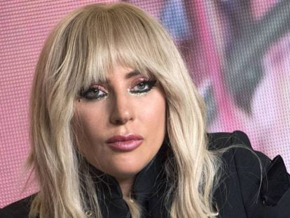 Lady Gaga habla con sus fans en las redes sociales