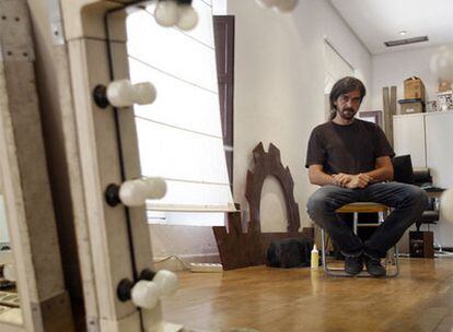 Fernando León, en la sala de su productora donde ensaya con los actores principales de <i>Amador.</i>