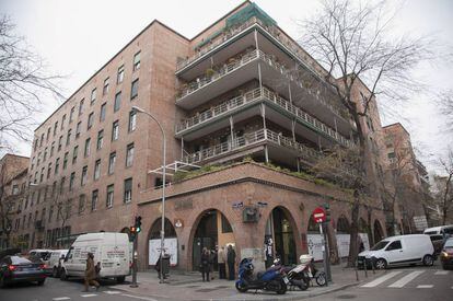 Fachada de la Casa de las Flores, un bloque de viviendas ubicado en el distrito de Chamberí (Madrid), lugar donde se reunía la generación del 27.