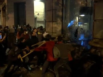En vídeo, saqueos registrados en Barcelona durante los disturbios.