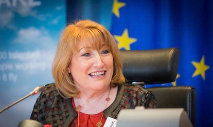 La eurodiputada Glenis Willmott, ponente de la ley sobre dispositivos m&eacute;dicos.