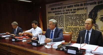 Pío García-Escudero, José Manuel Barreiro y Ramón María Espinar, en la Comisión de nombramientos del Senado.