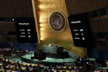 A screen shows the result of the vote of the General Assembly, this Thursday at the UN headquarters in New York.