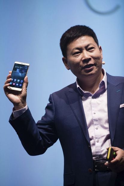 El director ejecutivo de la empresa tecnológica china Huawei, Richard Yu, en la presentación a los medios el nuevo móvil Mate S en Berlín.