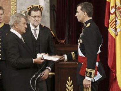 Felipe VI, en el momento del juramento ante Posada y Rajoy.