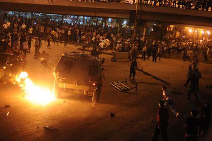 Enfrentamientos en el centro de El Cairo, anoche.