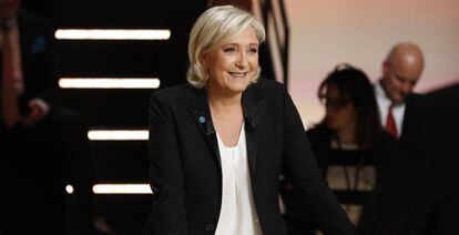 Marine Le Pen, durante el debate de los cinco candidatos este lunes.
