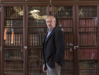 Jordi Casassas a la sala Pompeu Fabra de l'Ateneu Barcelonès.