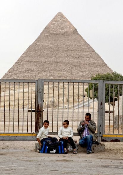 Imagen de la zona de las pirámides de Gizeh, cerrada al turismo.