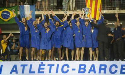 El Atlètic-Barceloneta celebra la Champions de 2014 en la Picornell.