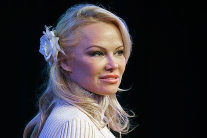 Pamela Anderson, activista en numerosas causas, lucha por normalizar la menopausia y sus consecuencias.