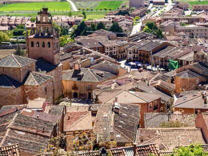 La villa de Ayllón, con las características tejas a canal, típicas de la arquitectura tradicional de Segovia.