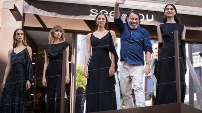 El diseñador Juanjo Oliva tras la presentación de su última colección para See Iou, el pasado mes de septiembre en Madrid.