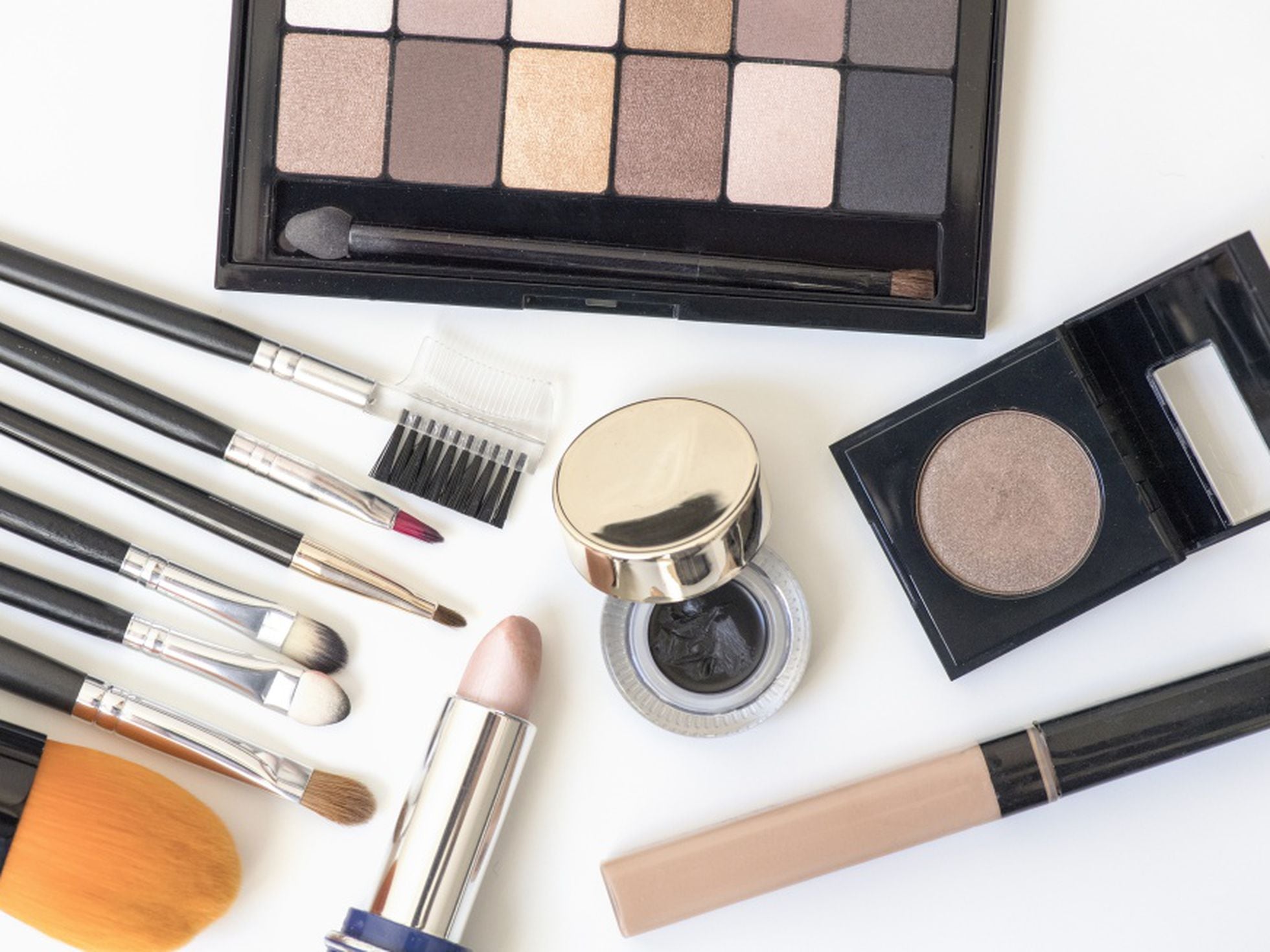 Seleccione Pesimista motor 15 productos básicos de maquillaje para utilizar a diario en casa |  Escaparate: compras y ofertas | EL PAÍS