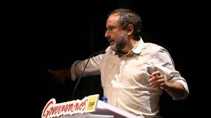 Antonio Baños, interviene en el acto político en Cornellà de Llobregat.