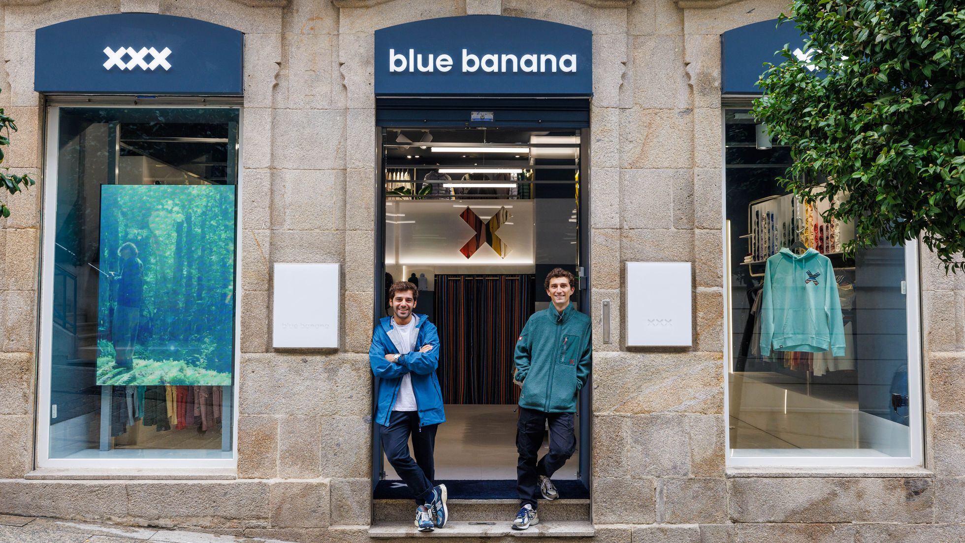 Blue Banana celebra el Día del Surf y lanza el complemento más valorado por  los surfistas - Empresa 