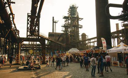 El festival Colours of Ostrava se celebra en el complejo industrial de hierro y acero de Vítkovice, distrito de la ciudad de Ostrava, en la República Checa.