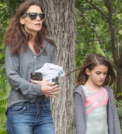 Katie Holmes y Suri Cruise paseando por Los Ángeles en abril pasado.