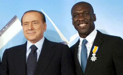 Berlusconi y Seedorf, en un acto de 2011
