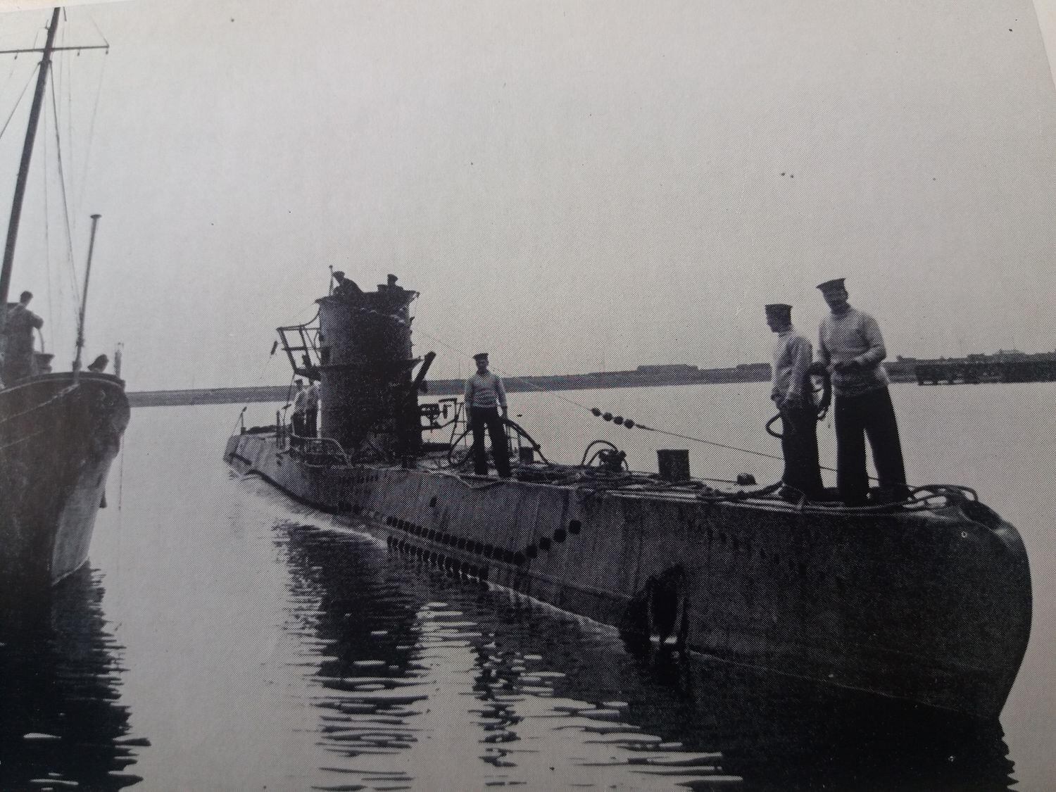 El U-570 navegando ya como HMS 'Graph' en manos británicas..