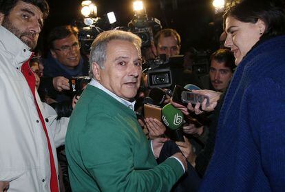 Alfonso Rus, expresident de la Diputació i del PP provincial de València, a la sortida del jutjat després de ser posat en llibertat.