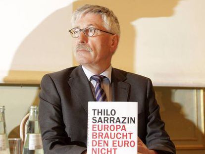 Thilo Sarrazin durante la presentaci&oacute;n de su libro &quot;Europa no necesita al euro&quot; en Berl&iacute;n.