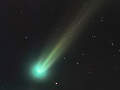 Un cometa verde distinto, el C/2013 Lovejoy, en una fotografía del 27 de noviembre de 2013.
