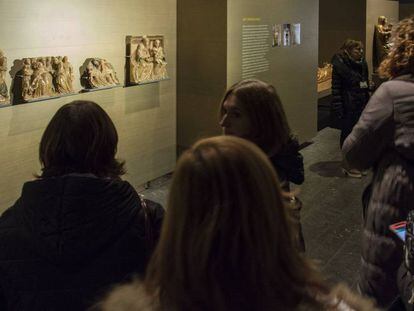 Visitants al museu de Lleida, aquest dijous.