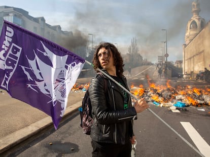 Sacha Coataniec, en la manifestación contra el retraso de las jubilaciones, en Nantes.