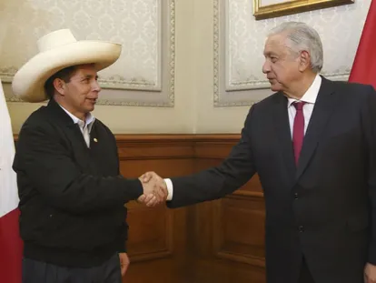 Pedro Castillo y Andrés Manuel López Obrador, durante su encuentro en Ciudad de México, el 17 de septiembre de 2021.