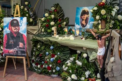 Altar en la viivenda de la familia del fotoperiodista Margarito Martínez Esquivel, asesinado a las puertas de su domicilio en Tijuana.
