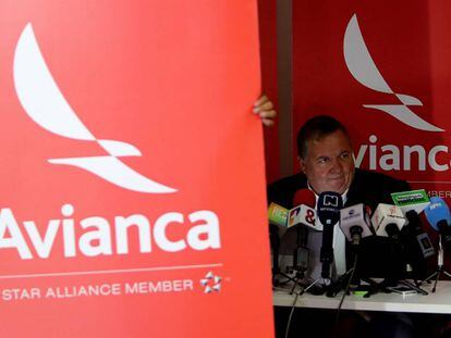 El presidente ejecutivo y director ejecutivo de Avianca, Hernán Rincón, durante la rueda de prensa en Bogotá (Colombia)