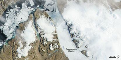 Grieta en el glaciar Petermann el martes 16 de julio por la mañana.