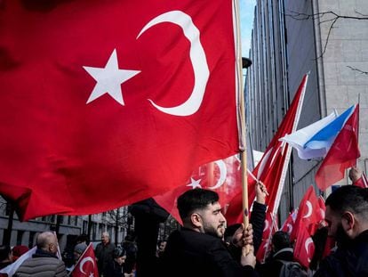 Manifestación frente a la representación de Turquía ante la UE.
