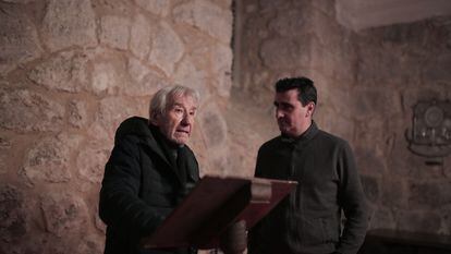 José Sacristán e Ignacio García, el pasado enero en el Monasterio de Suso (San Millán de la Cogolla), durante una lectura de Voces de la Lengua.