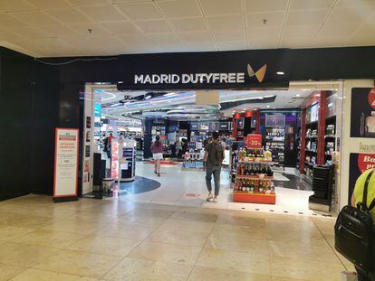 Una tienda 'duty free' en el aeropuerto de Madrid-Barajas.