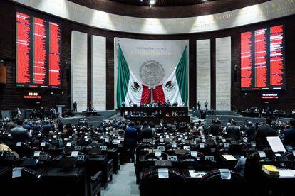 La Cámara de Diputados durante la sesión ordinaria  en donde se discutió la Ley de Ingresos para el presupuesto del año 2023, este jueves, en Ciudad de México.