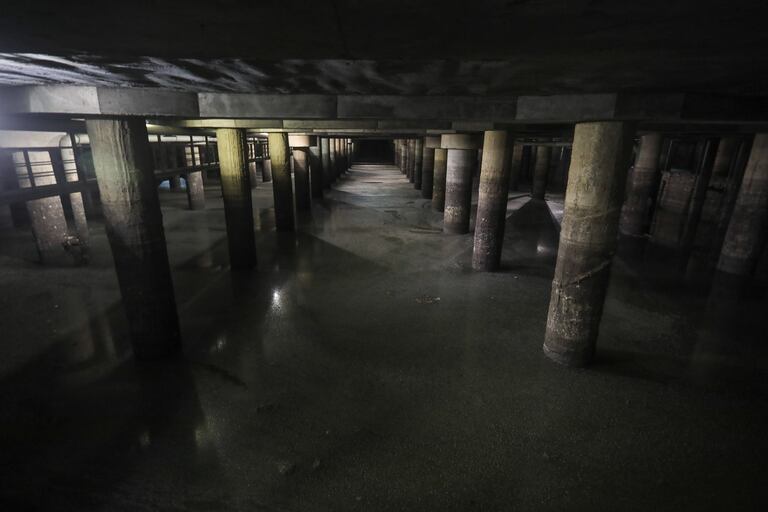 Interior del tanque de tormentas de Arroyofresno, el mayor del mundo por su capacidad.