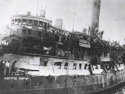 Llegada del buque Exodus, repleto de supervivientes del Holocauto, al puerto de Haifa en 1947.