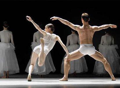 Un momento del montaje del Ballet de Wiesbaden <i>Blanco como la luna,</i> que se verá en San Sebastián el próximo mes de mayo.