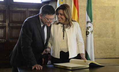El presidente valenciano, Ximo Puig, con su h&oacute;mologa andaluza, Susana D&iacute;az, en el Palau de la Generalitat.