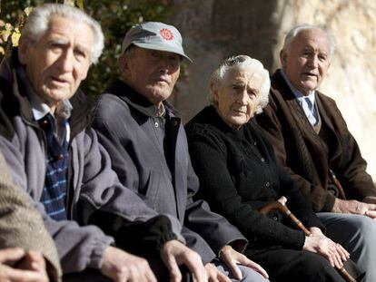 Un grupo de pensionistas de Olmeda de la Cuesta (Cuenca).