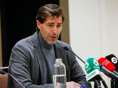 El presidente de la Real Federación Española de Fútbol, Raúl Chapado, durante la rueda de prensa de este jueves.